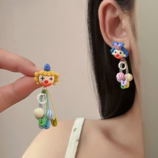 甜酷个性 多巴胺小丑别针耳钉女2024新款 卡通搞怪糖果色耳饰不对称