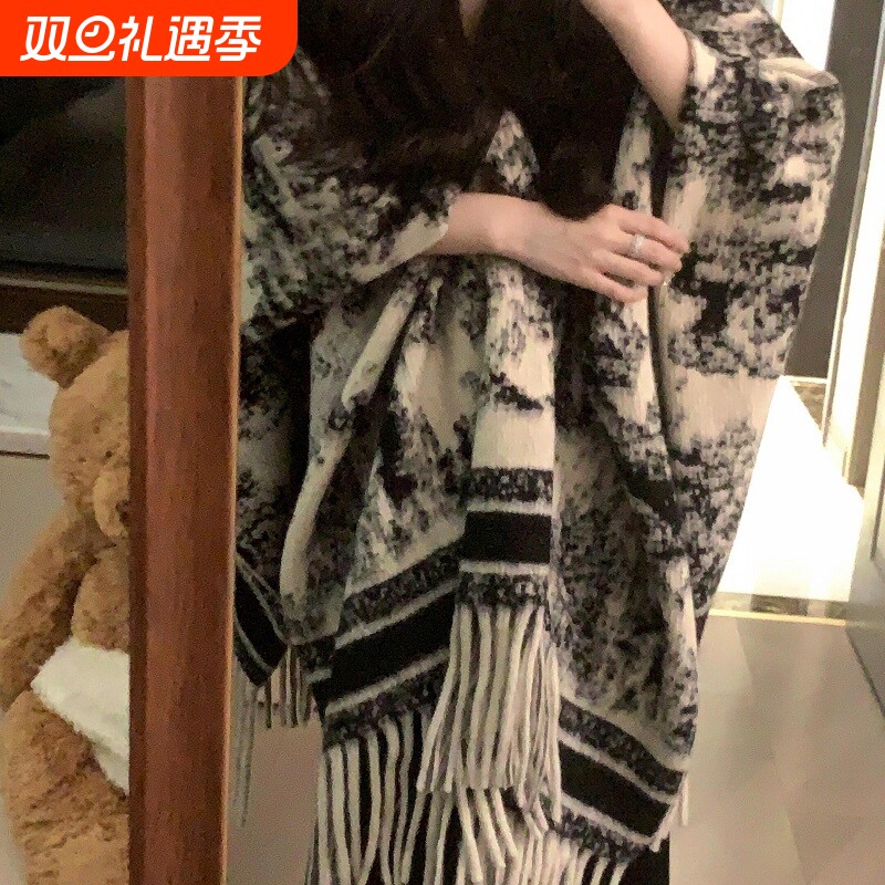秋冬复古水墨画双面斗蓬披肩外套女流苏围巾百搭保暖上衣外搭黑白