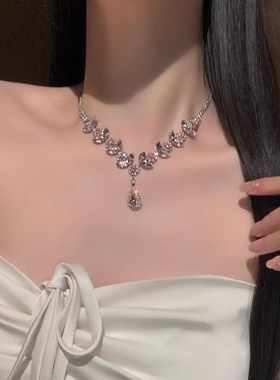 超闪粉色水滴锆石花朵吊坠项链女轻奢设计感晚礼服锁骨链耳环套装