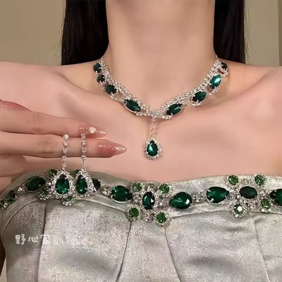 财阀千金复古宫廷风项链女仿绿宝石锁骨链晚礼服配饰爆闪水滴