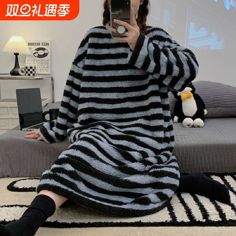 睡裙女冬款珊瑚绒秋冬法兰绒睡衣女新款宽松大码可外穿保暖家居服