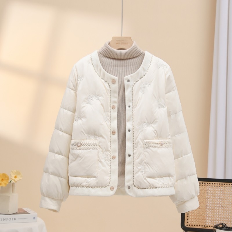 户外小香风羽绒服女短款薄款2025年新款时尚洋气百搭白鸭绒秋冬季