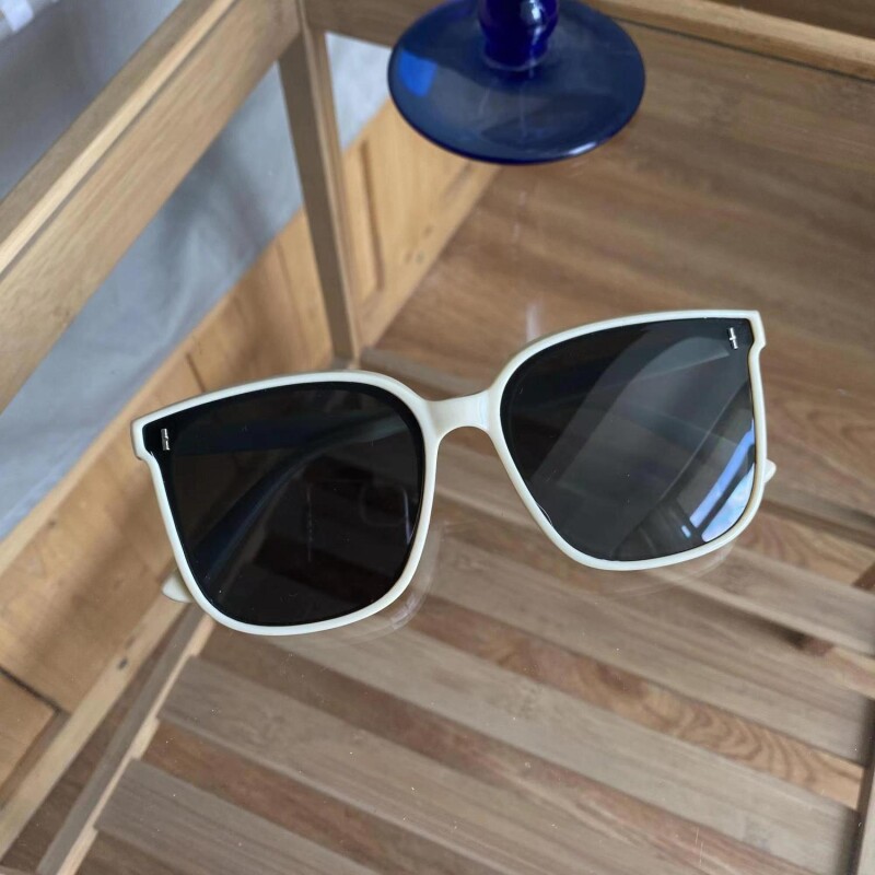 夏季旅游出行墨镜男女时尚复古高清防紫外线潮流太阳眼镜多规格