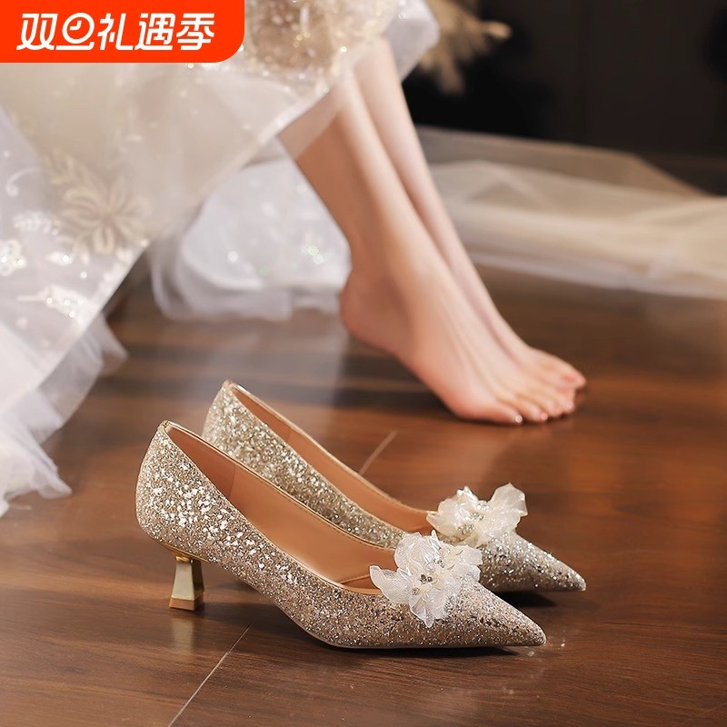 低跟婚鞋女2025秀禾新款婚纱两穿新娘鞋孕妇不累脚水晶法式高跟鞋