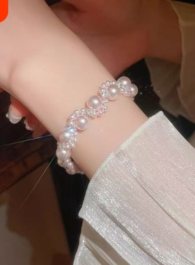 法式珍珠高级轻奢缠绕手链小众设计精致复古串珠手串甜美百搭手饰