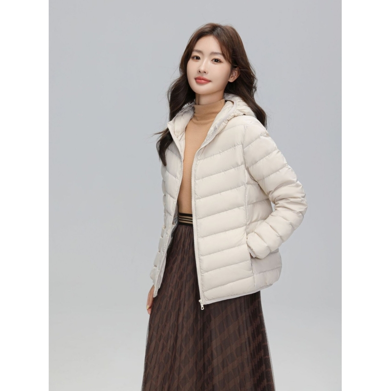轻薄款羽绒服女2025年秋冬新款短款90白鸭绒冬显瘦休闲外套潮轻便