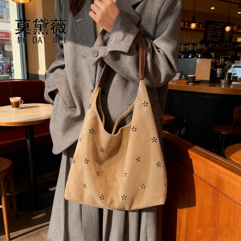 莫黛薇大容量麂皮2025新款休闲百搭韩系单肩斜挎托特包手提肩包