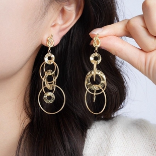 因缺斯汀【错落摩登】小众设计感金属圆环耳环女几何无耳洞耳夹