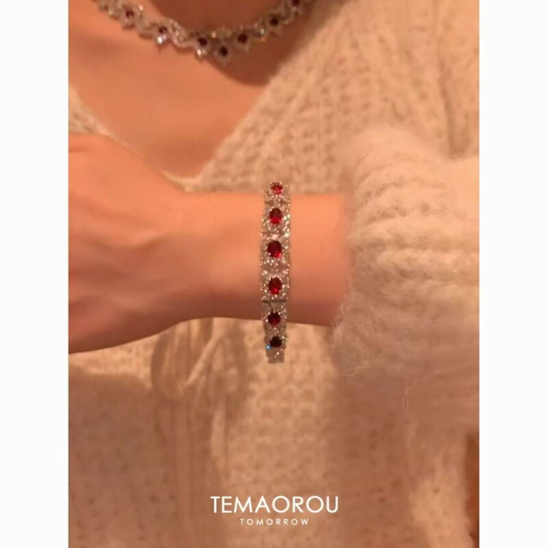 【千金晚宴】轻奢高级感重工满钻红锆石手链女显白高级感手饰