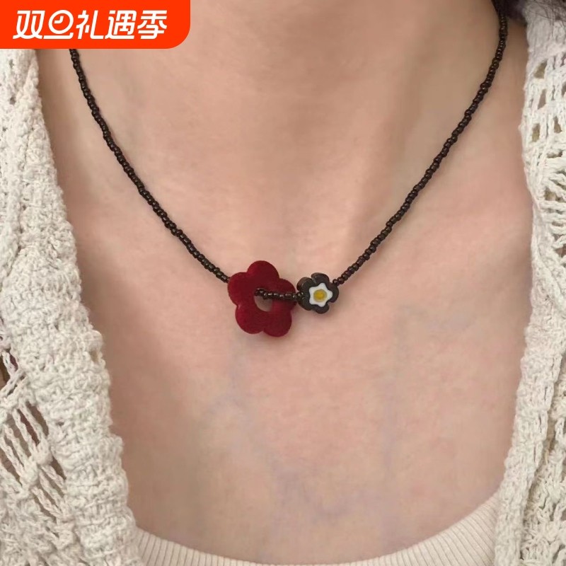 姜妍同款丝绒花朵项链ins小众设计串珠锁骨链秋冬新款颈链植物