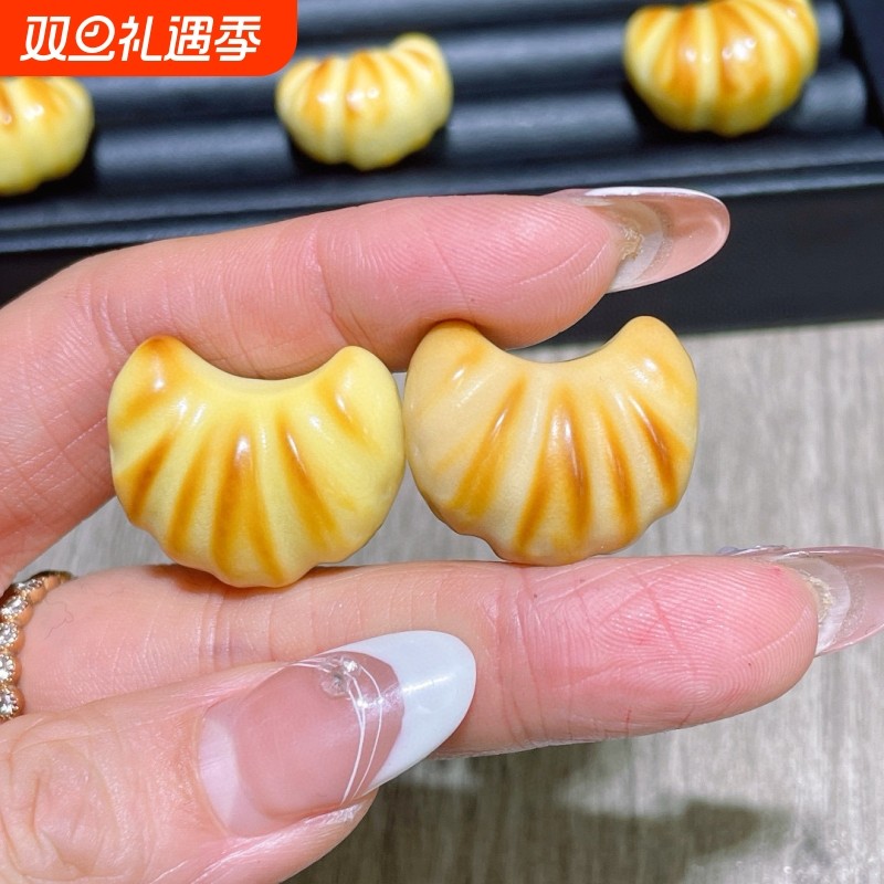 炭烧象牙果牛角包雕刻件散珠DIY盘玩饰品男女学生文玩手串配件批