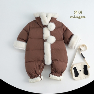 婴儿羽绒服冬季 90白鸭绒一岁小月龄外出服幼儿羽绒哈衣 连体衣新款