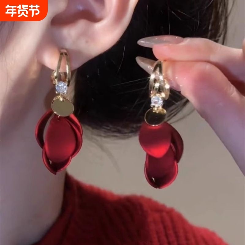 小众气质红色磨砂花瓣耳环女轻奢高级感时尚优雅耳坠银针精致耳饰
