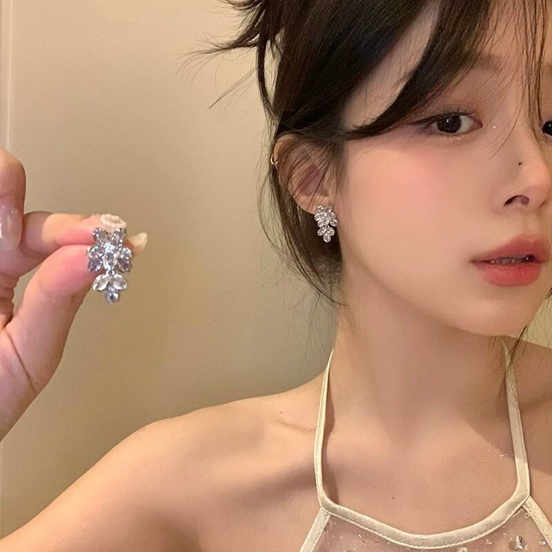 925银针适合夏天的闪钻花朵耳环女新款2025爆款高级感耳饰女耳