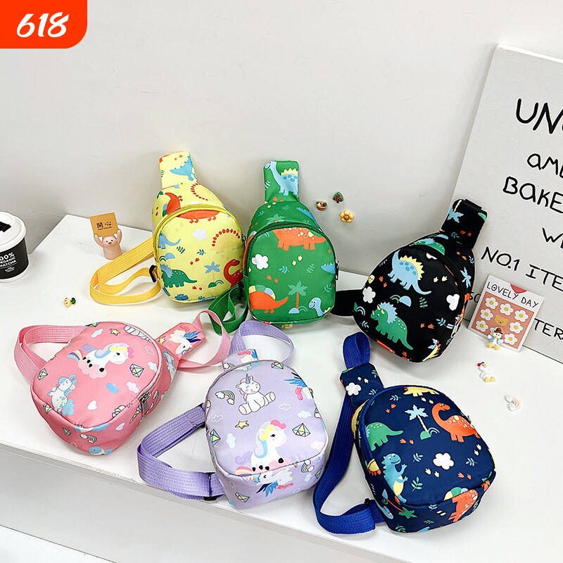 卡通时尚儿童胸包2026夏季新款小学生潮流斜挎包恐龙幼儿园儿童包