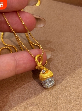 金色拉丝松果吊坠项链气质休闲百搭高级感锁骨链女款