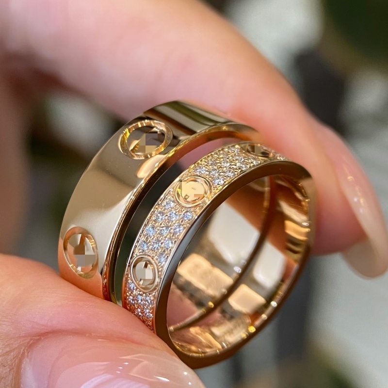 高质量卡家经典订婚戒指18K金宽窄版单钻三钻六钻满钻情侣指环戒