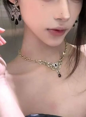 复古vintage宫廷风黑色水滴流苏项链女2026爆款做旧锁骨链choker