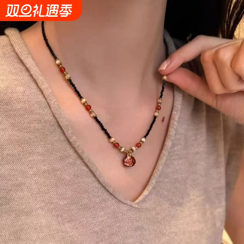 石榴红吊坠复古串珠项链配饰女秋冬毛衣链轻奢小众高级感颈链饰品