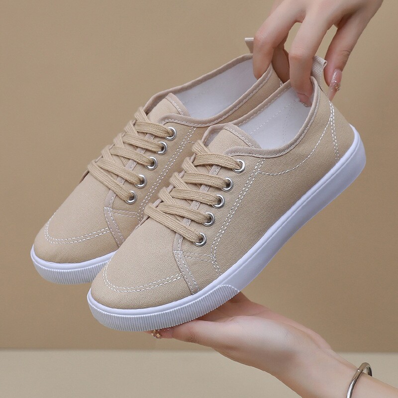 2025春夏季新款帆布鞋女平底板鞋透气学生老北京妈妈休闲运动鞋女