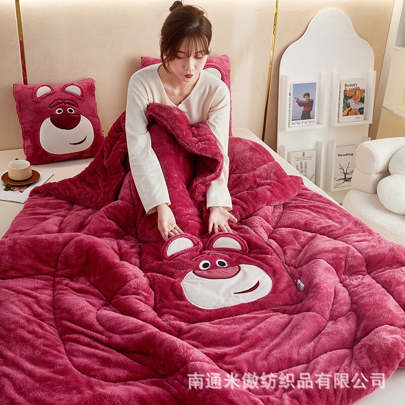 卡通立体草莓熊多功能抱枕被子两用长毛绒靠垫枕头被汽车载午休被