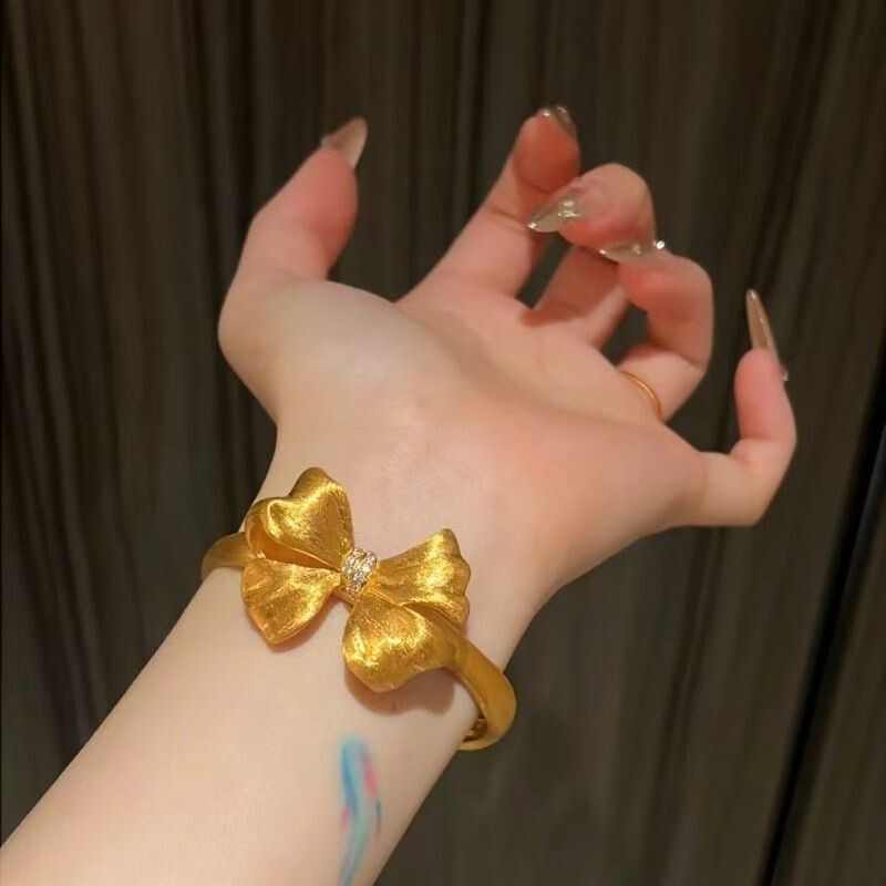 金色古法拉丝蝴蝶结可调节手镯开口精致灵动女士百搭首饰节日礼物
