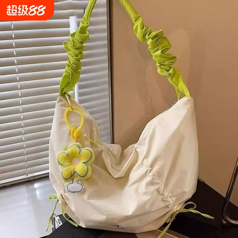 2025新款大容量帆布包包女春夏百搭单肩斜挎包休闲褶皱通勤饺子包