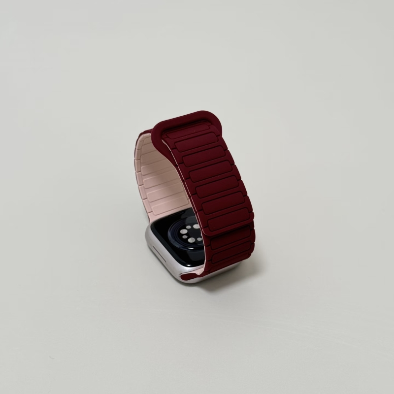 适用苹果手表iwatchs10手表带硅胶磁吸applewatch9女腕带s8女款s7