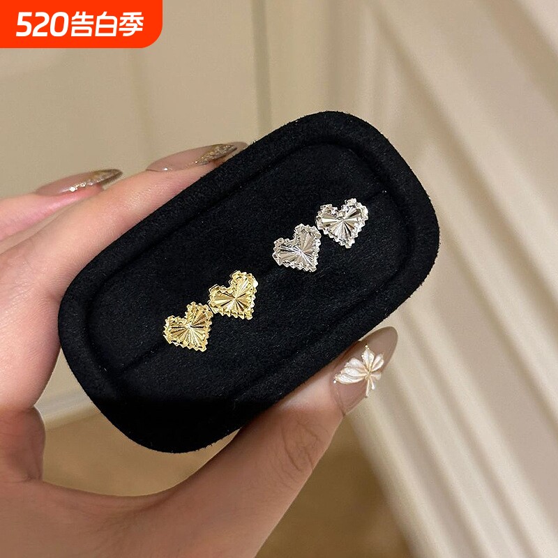 其他家镭射超闪爱心耳钉女高级感精美时尚轻奢百搭设计耳饰品