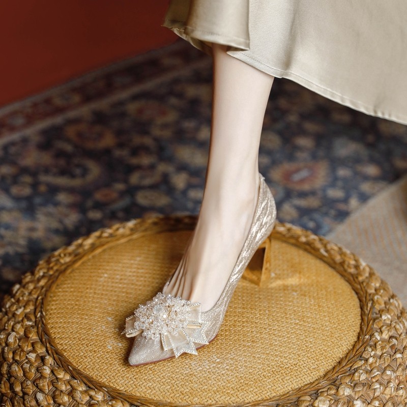 尖头细闪绝美高跟鞋女法式蝴蝶结婚纱新娘婚鞋秀禾两穿粗跟水晶鞋