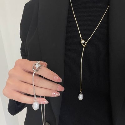 金色仿珍珠长款吊坠项链秋冬气质高级感轻奢毛衣链复古配饰钛钢