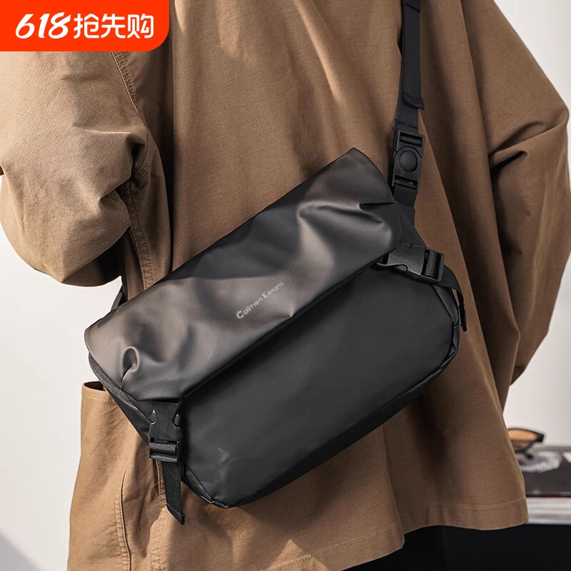 新款潮牌男士牛津布单肩包休闲尼龙帆布斜挎背包小方包潮大容量