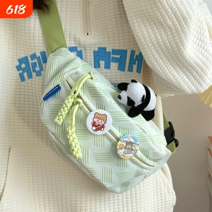 斜挎包女2025新款腰包胸包夏天包包女式小挎包饺子包运动背包手机