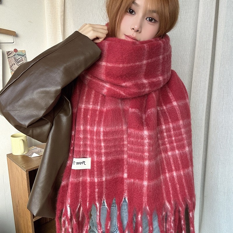 永远热爱~树莓红格子围巾马海毛秋冬保暖加厚女流苏学生百搭围脖
