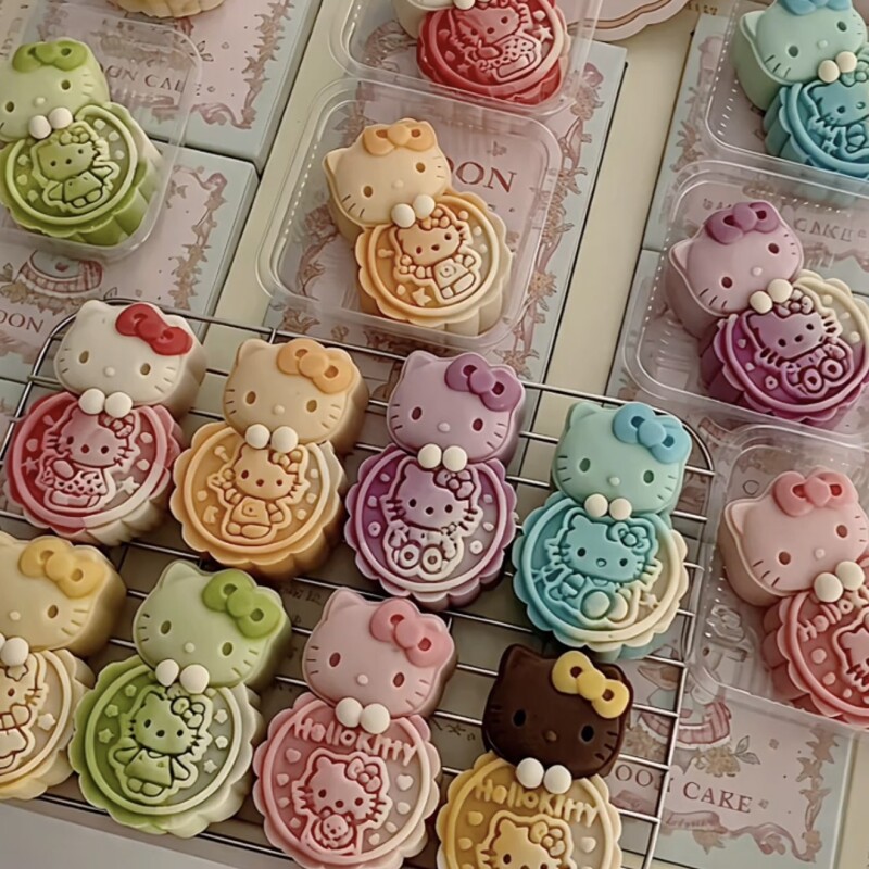 Hellokitty凯蒂猫月饼桃山皮中秋礼盒多口味抱抱月饼伴手礼