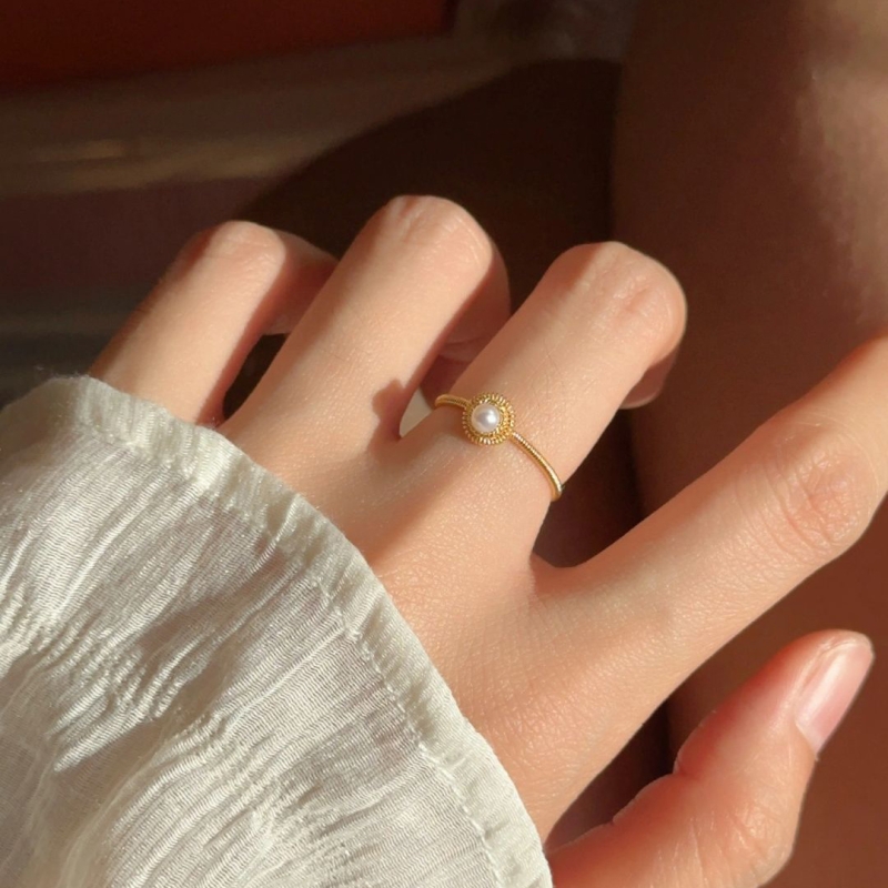 时尚轻奢花丝仿珍珠开口戒指女小众设计精致镶嵌高级感指环可调节