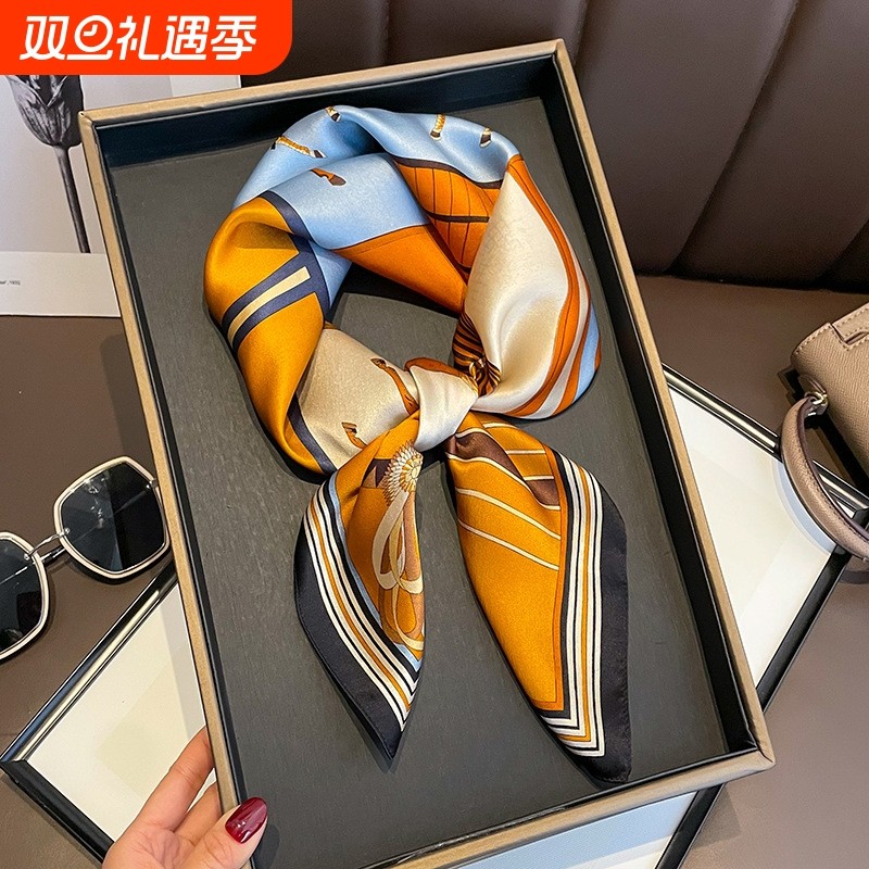 丝巾女2024新款系脖围巾搭配衬衫70小方巾领巾妈妈高级感礼物围