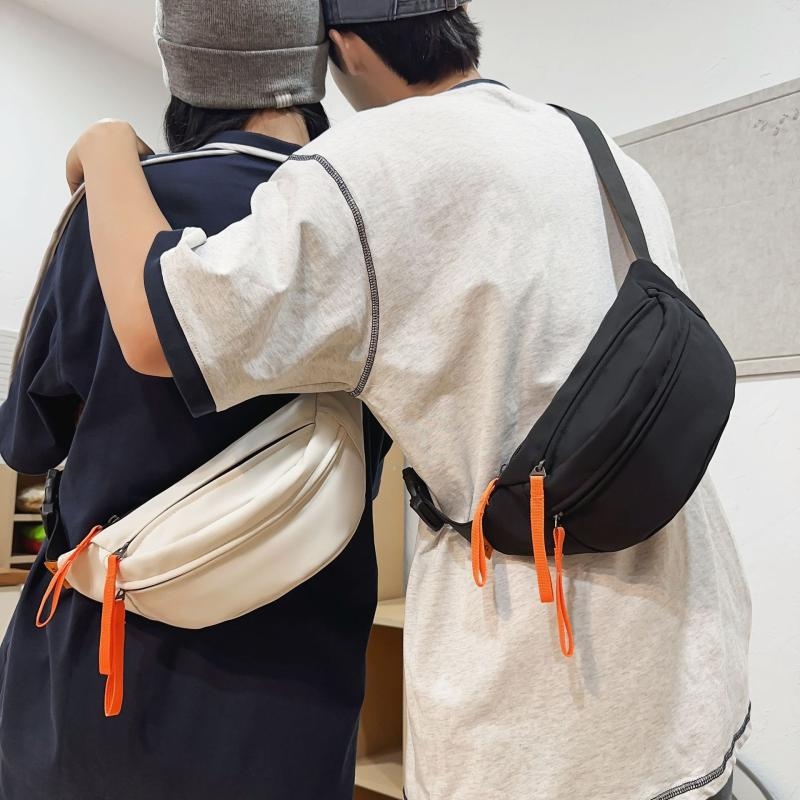 日系休闲单肩斜挎包胸包工厂直发