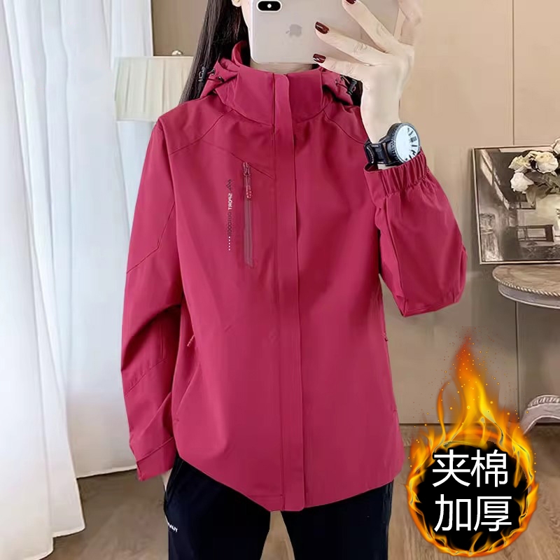 领航骆驼冲锋衣女春秋冬季加厚一体绒外套中老年妈妈二棉上衣黑色