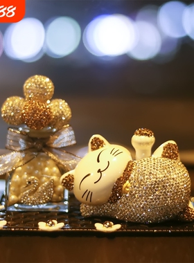 招财猫汽车内装饰品摆件车载香水车上用品大全创意高档猫咪招手