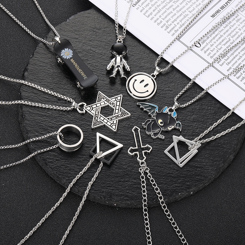 钛钢笑脸项链|超1.3万次加购