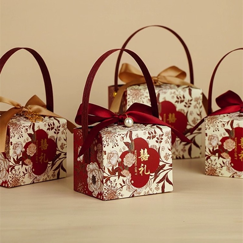 结婚喜糖盒子2025新款高档糖果盒婚礼专用手提伴手礼盒空盒红色
