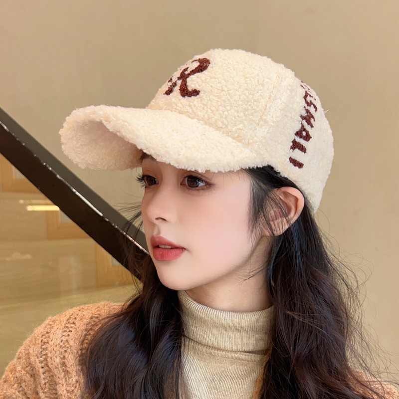 刺绣羊羔绒棒球帽子女秋冬毛绒保暖鸭舌帽帽檐大头帽子围百搭显脸