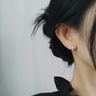 s925纯银镶钻十字架耳扣无耳洞耳夹女韩版简约学生气质小巧时髦