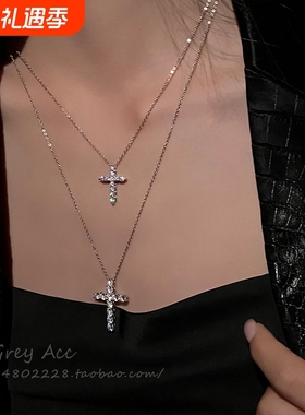 2025年新款镶钻十字架钛钢毛衣项链女轻奢卫衣链高级感锁骨链配饰