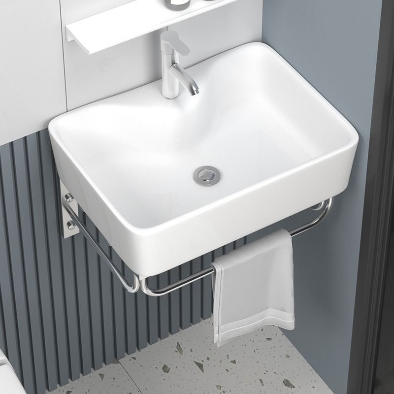 陶瓷挂墙式洗手盆小户型