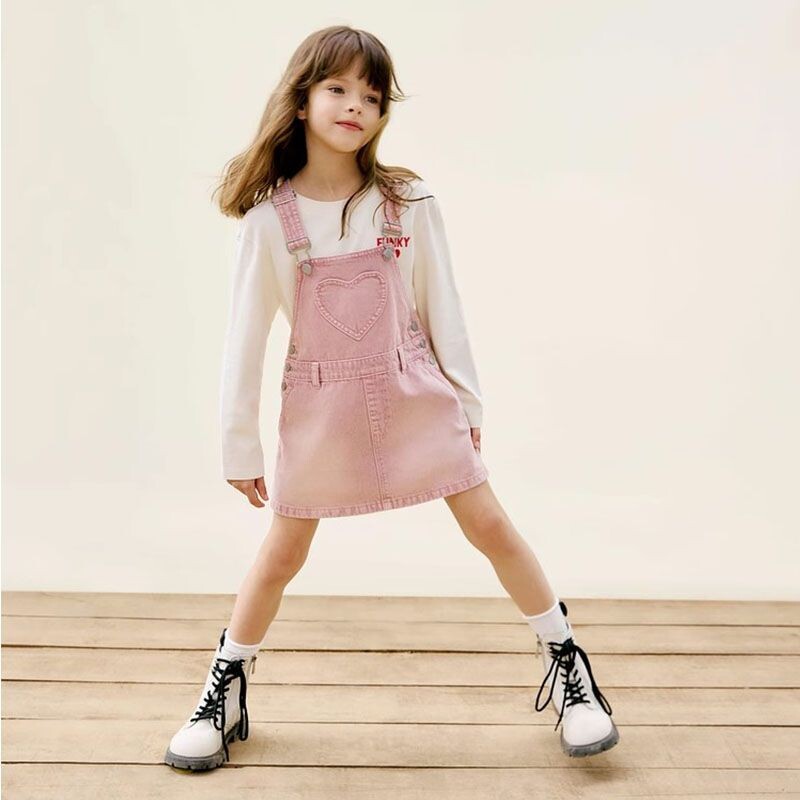 女童夏季薄款背带裙中大童新款时尚粉色爱心牛仔裙中大童甜美裙子