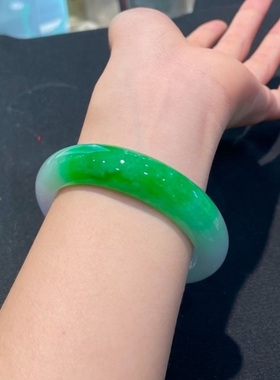 送礼必备精品玉髓手镯