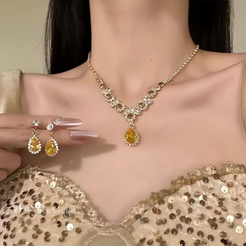 星辉闪钻水滴项链耳饰套装女轻奢气质锁骨链晚宴礼服配饰欧美耳钉