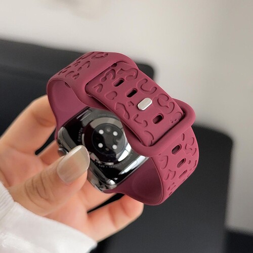 适用苹果S11手表iwatch9表带applewatch8新款酒红色硅胶猫爪纹S9高级S8秋冬S7小众7运动S6女款SE6可爱蝴蝶扣